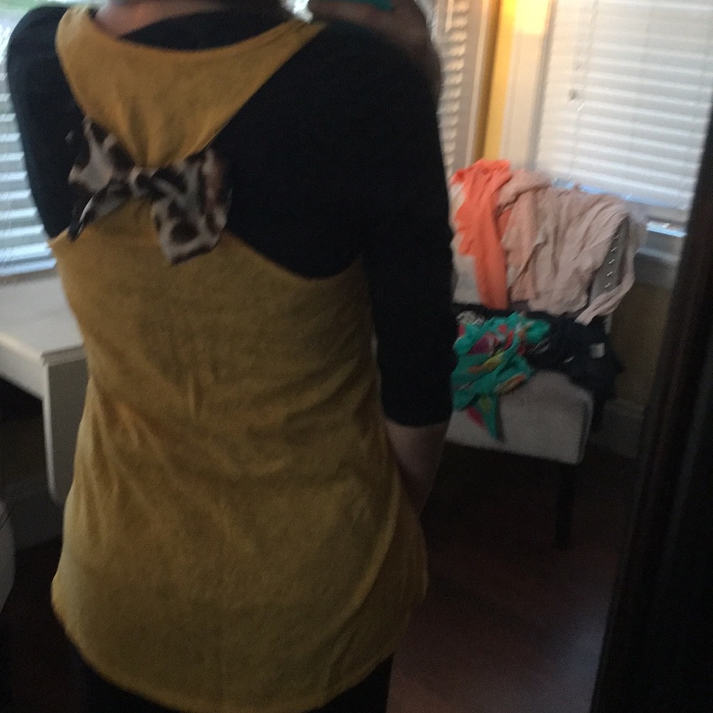 Yellow tank top with cheetah bow